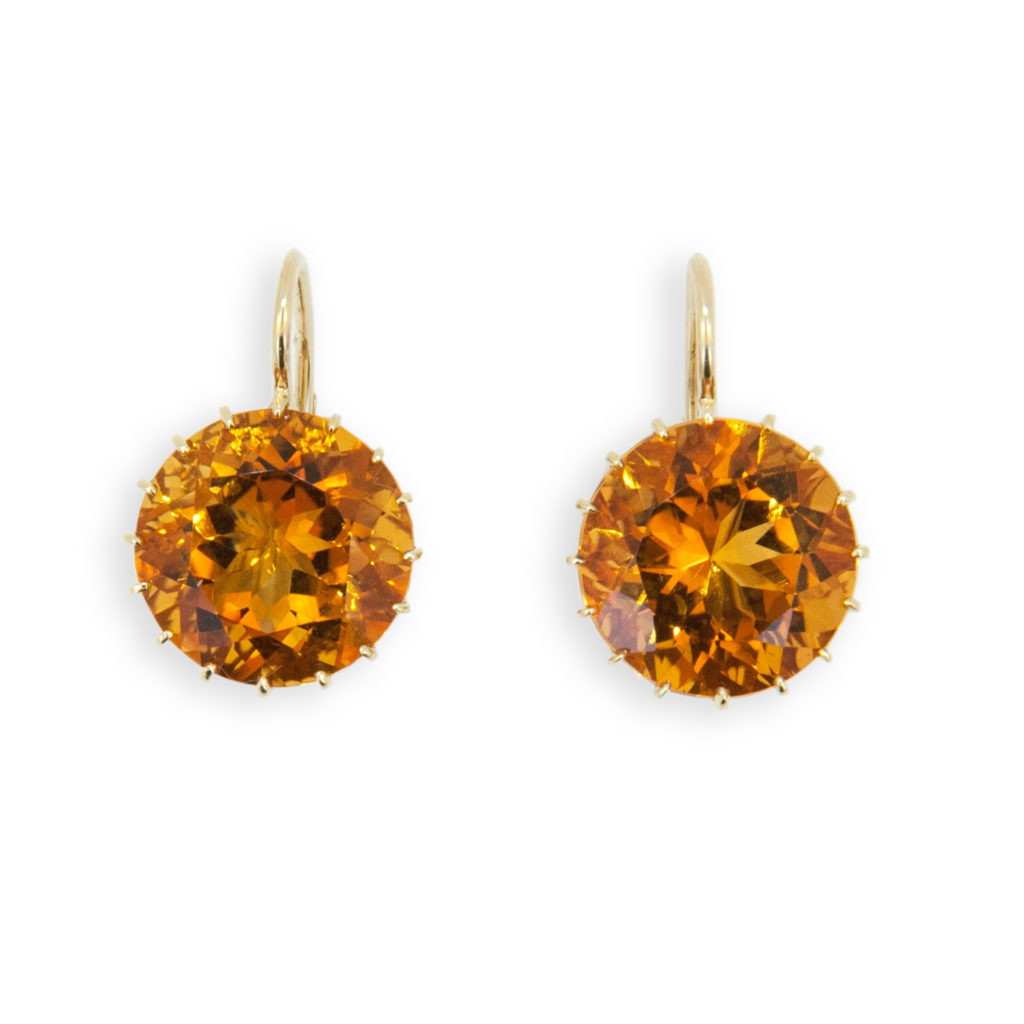 Gorgeous rich Honey colored Citrine earrings on a wire. Stones hand picked by Laura Munder. 18k yellow gold 13.9mm round Honey Citrine multi prong wire earrings. 17.59cts.twt. Pierced leverback.